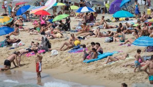 Etwas entspannter geht's am Strand zu, doch von Ousmane Dembele keine Spur...