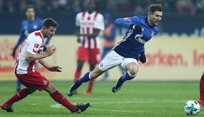 Leon Goretzka dribbelt sich im Spiel gegen Köln durch