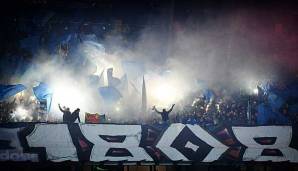 Die Fans des Hamburger SV zündeten bei Werder Bremen Pyrotechnik.