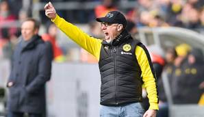 Peter Stöger jubelt über den Sieg gegen Hannover 96