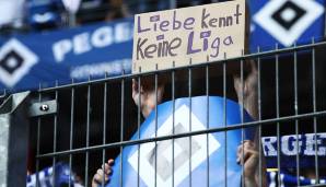 "Liebe kennt keine Liga": Ein Großteil der HSV-Fans honorierte die Leistung der Mannschaft trotz des Abstiegs und spendete Applaus. Doch einige Chaoten ließen ihrem Frust über den ersten Bundesliga-Abstieg freien Lauf.