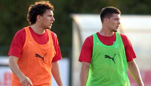 Milos Veljkovic (l.) und Luka Jovic kennen sich aus der serbischen Nationalmannschaft.