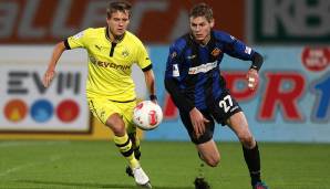 CHRIS LÖWE: 2011 aus Chemnitz für die linke Abwehrseite verpflichtet. Kam an Marcel Schmelzer aber nicht vorbei und so nur auf 7 BL-Spiele. Gewann 2012 mit dem BVB das Double. Danach für den FCK und Huddersfield im Einsatz, heute bei Dynamo Dresden.