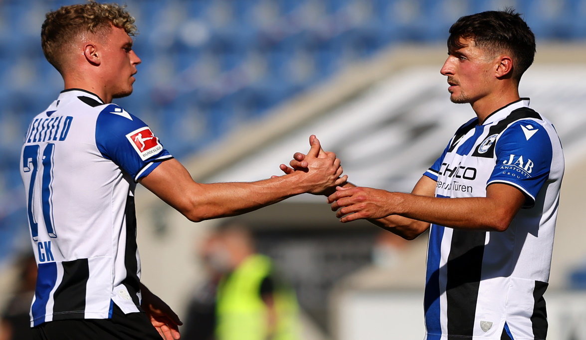 PLATZ 13 - ARMINIA BIELEFELD: Rund fünf Millionen Euro gab Bielefeld aus, Robin Hack (l.) war der teuerste Transfer (2,5 Mio.).