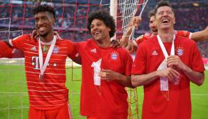 Kingsley Coman (von li.), Serge Gnabry und Robert Lewandowski feierten vor der Südkurve.