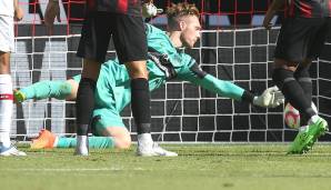 Florian Müller mit dem Monster-Save gegen Willi Orban im Spiel gegen Leipzig.