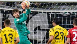 Gregor Kobel war der gefeierte Held nach dem Pokal-Erfolg des BVB in Hannover.