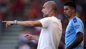 Joao Cancelo (r.) erhält von Manchester City keine Freigabe für einen Wechsel.