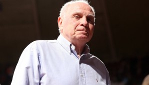 Uli Hoeneß im Dezember 2022 bei einem Spiel der Bayern-Basketballer im Audi Dome in München.