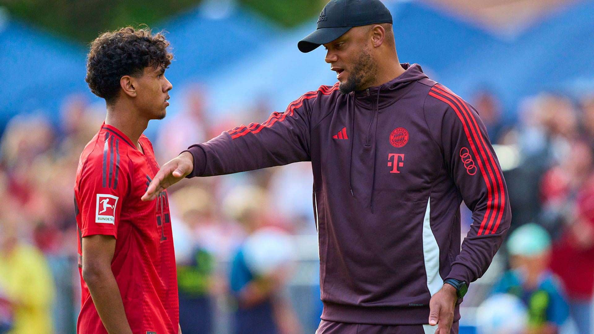 Adam Aznou, Vincent Kompany, FC Bayern München