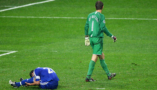 Weggerutscht: John Terry traf mit seinem Elfmeter im Finale 2008 nur den Pfosten