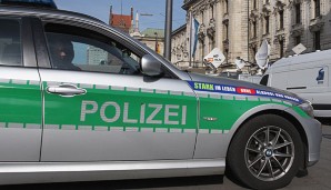 Die Polizei führte strenge Kontrollen von Autos und Zügen durch