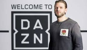 Uli Hebel kommentiert auf DAZN Fußball und Boxen.