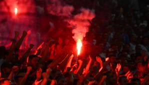 Ein Fan von Eintracht Frankfurt ist bei den Ausschreitungen beim Auswärtsspiel bei Olympique Marseille schwer verletzt worden.