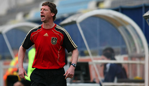 Deutschlands U-17-Trainer Steffen Freund wartet bei der EM weiter auf den ersten Sieg