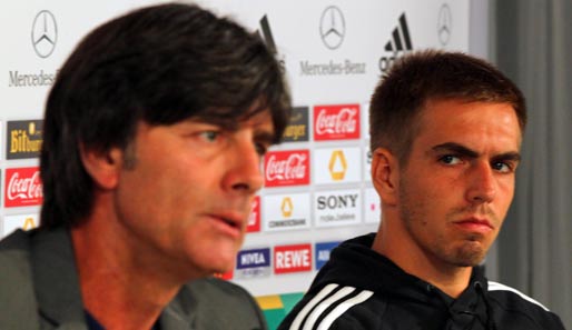 Aussprache mit Jogi Löw: Philipp Lahm (r.) bleibt weiterhin Kapitän der Nationalmannschaft