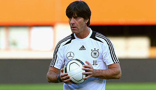 Joachim Löw konnte beim ersten Training lediglich elf Spieler begrüßen