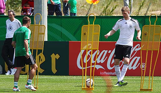 Per Mertesacker (r.) und Hansi Flick arbeiten beim DFB seit 2006 zusammen