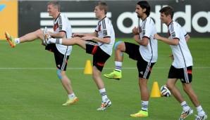 Wer setzt sich durch? Schweinsteiger, Kroos oder Khedira?