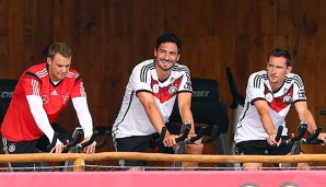 Miroslav Klose (r.) hofft, dass Manuel Neuer den Goldenen Ball gewinnt