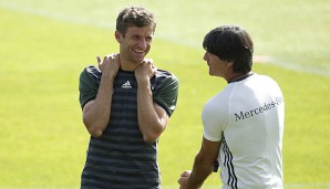 Thomas Müller begrüßt die Vertragsverlängerung von Jogi Löw