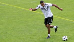 Jonathan Tah: Ähnliche Physis wie Süle, nur weniger spritzig im Antritt und nicht ganz so abgeklärt im Zweikampf. Verpasste die WM, zuletzt aber wieder im Kader. Spielte 29 Minuten gegen Russland. Muss im Klub konstanter werden. Keine Bewertung.