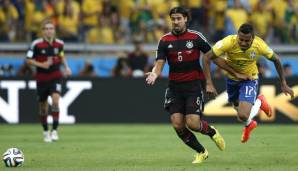 SAMI KHEDIRA (77): Löw teilte ihm mit, er wolle "Platz und Raum schaffen" auf Khediras Sechserposition. Er war damit Löws erstes "Umbruchsopfer" nach der WM 2018. Nach 5 Jahren bei Juve ging er zur Hertha. Dort meist verletzt, im Sommer 2021 war Schluss.