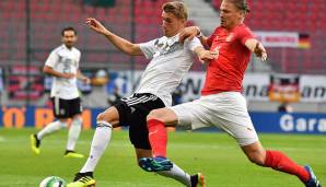 Nils Petersen: Hatte es als Stoßstürmer bei seinem Länderspieldebüt schwer. Legte die Großchance von Brandt mit viel Übersicht auf (21.). Ansonsten vom Spiel abgeschnitten. Kaum Ballaktionen, kein eigener Torschuss. Note: 4,5.