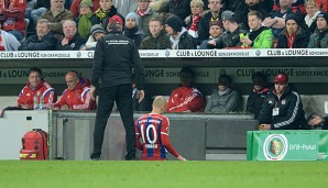 Arjen Robben verlässt enttäuscht den Rasen