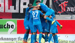 Die Stuttgarter Kickers können Jubeln. Sie sind Tabellenführer in der 3. Liga