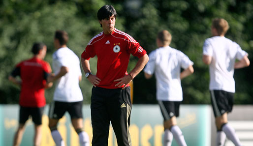 Joachim Löw steigt mit der Nationalmannschaft in Belgien in die EM-Quali ein