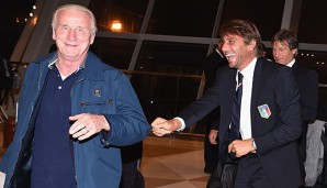 Außerhalb des Platzes verstehen sich Giovanni Trapattoni und Antonio Conte bestens