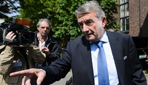 Wolfgang Niersbach fordert ein Ausreise-Verbot für Hooligans