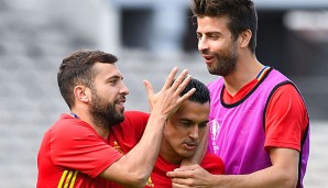 Gerard Pique verteidigt Pedro wohl auch bei Raufereien beim Training