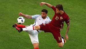 Kyle Walker und Fedor Smolov im direkten Duell