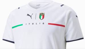 ITALIEN - AUSWÄRTS: Puma will eine neue Richtung einschlagen und sich auf traditionelle Trikotdesigns konzentrieren. "Unser Ziel war es, bahnbrechende Designs zu entwickeln, die Neuheit und Energie vermitteln", wird Heiko Desens von Puma zitiert.