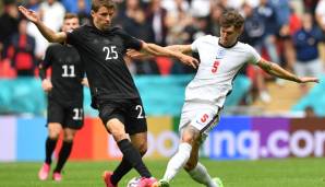 JOHN STONES: Nicht weniger sicher als Walker, sogar mit einer fast perfekten Passquote - und auch bei ihm waren das mitnichten nur Sicherheits-Querpässe rund um den eigenen Strafraum. Note: 2.