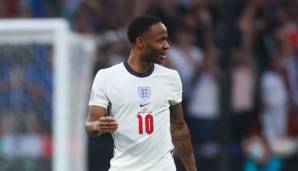 RAHEEM STERLING: Nicht so auffällig wie in den bisherigen Spielen. Nach dem Seitenwechsel offensiv komplett blass und mit einigen unnötigen Schwalbenversuchen, auf die Referee Björn Kuipers nicht reinfiel. Note: 4.