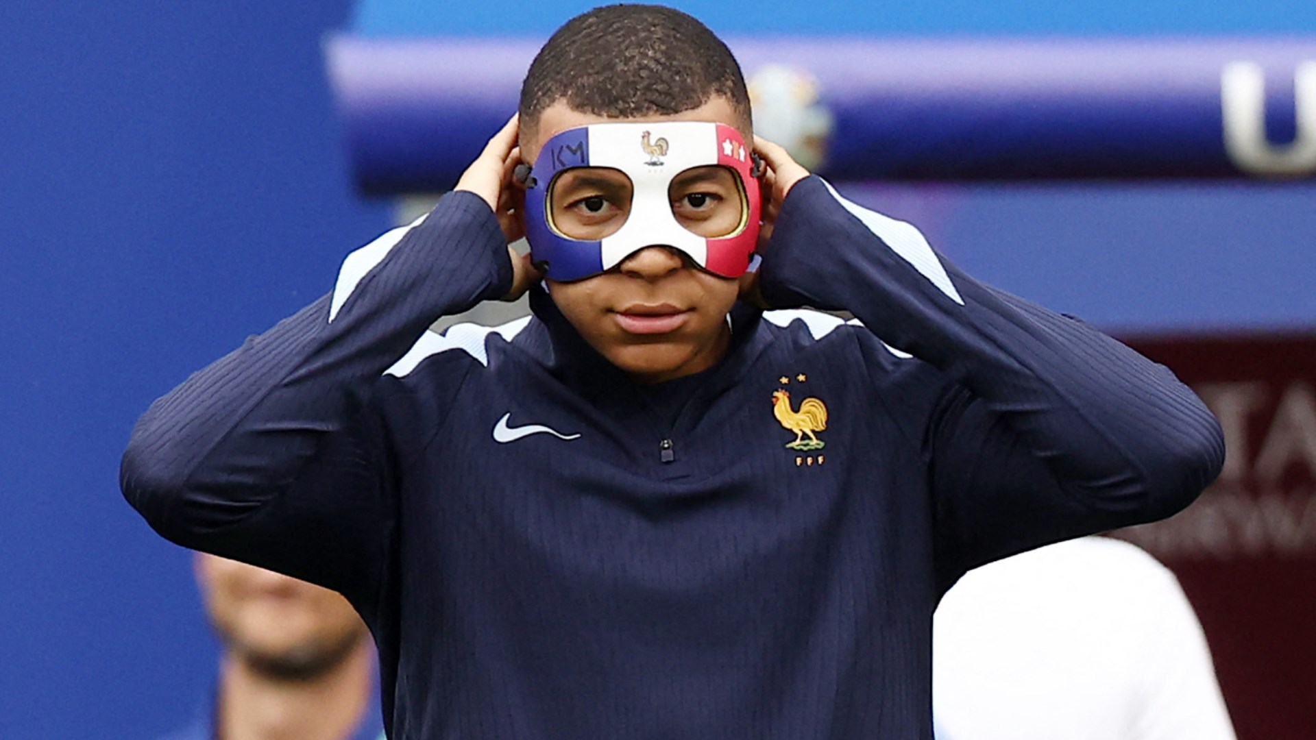 Mbappe-Maske-1920