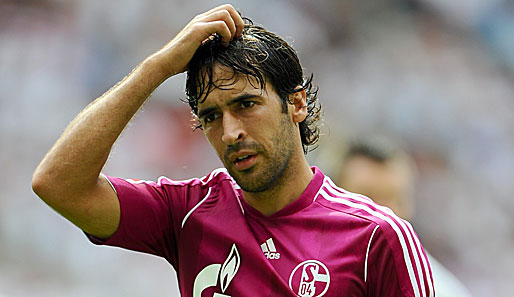 Der FC Schalke 04 hat seinem Stürmer Raul ein Ultimatum bis Sonntag gestellt