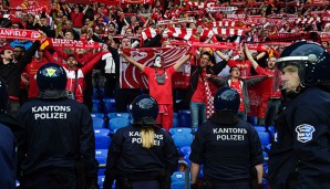 Die Polizei musste die Fans nach dem Spiel auseinander halten