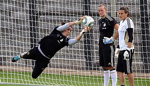 Ursula Holl (l.) wird den FCR Duisburg verlassen und sich einen neuen Verein suchen