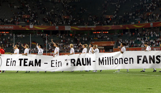 Nach dem Viertelfinal-Aus gegen Japan bedankten sich die DFB-Frauen bei den Fans