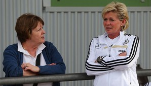 Silvia Neid und ihre Mädels werden gegen Frankreich mit Trauerflor auflaufen