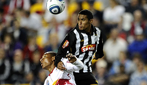 Elivelton (r.) steht mit dem FC Santos vor dem Gewinn der Copa Libertadores