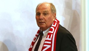 Uli Hoeneß scheint die Supercup-Niederlage gegen den BVB schon vergessen zu haben