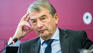 Wolfgang Niersbach wird zunehmend unter Druck gesetzt