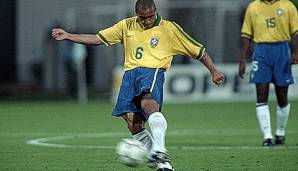 Roberto Carlos wird heute 45 Jahre alt.