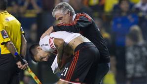 Beim Stand von 0:0 zur Pause attackierten Boca-Fans einige Gästespieler mit Tränengas. Es folgte der Spielabbruch und das Achtelfinale wurde mit 3:0 für River gewertet.