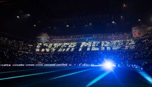 "INTER MERDA" leuchtete es von der Tribüne. Übersetzen müssen wir das wahrscheinlich nicht ...